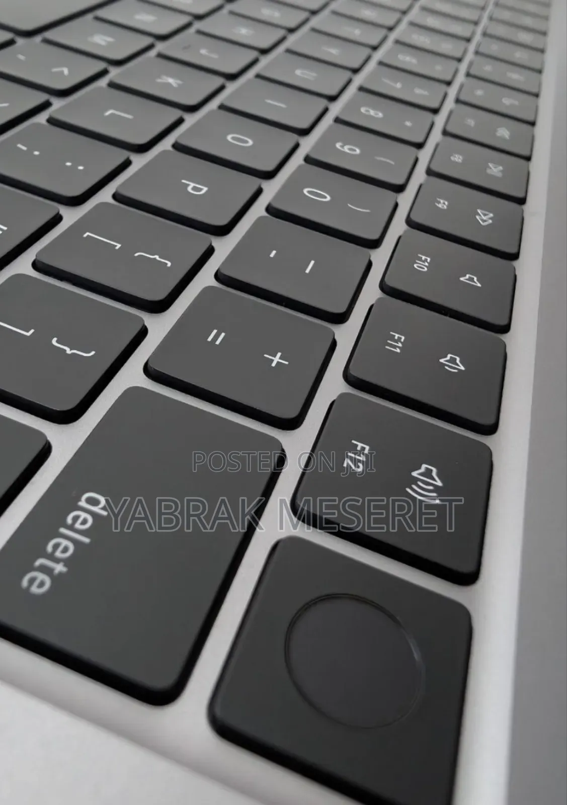 New Laptop Apple MacBook Air 2023 M2 8GB Apple M2 SSD 256GB