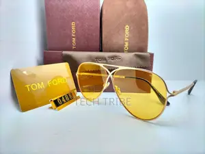 SUNGLASSES የተለያዩ መነፅሮችን በአንድ ቦታ ከራሱ ቦርሳ ና የመነፅር መጥረጊያ Wipes