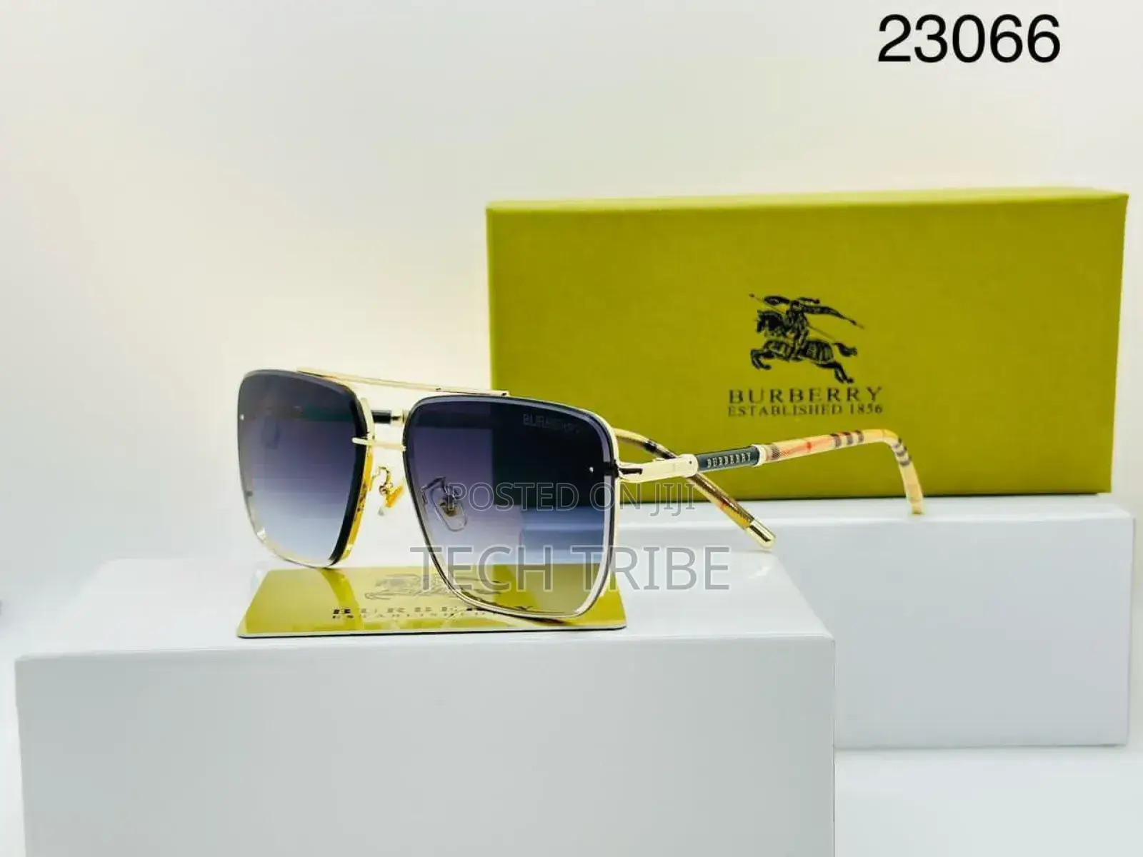 SUNGLASSES የተለያዩ መነፅሮችን በአንድ ቦታ ከራሱ ቦርሳ ና የመነፅር መጥረጊያ Wipes