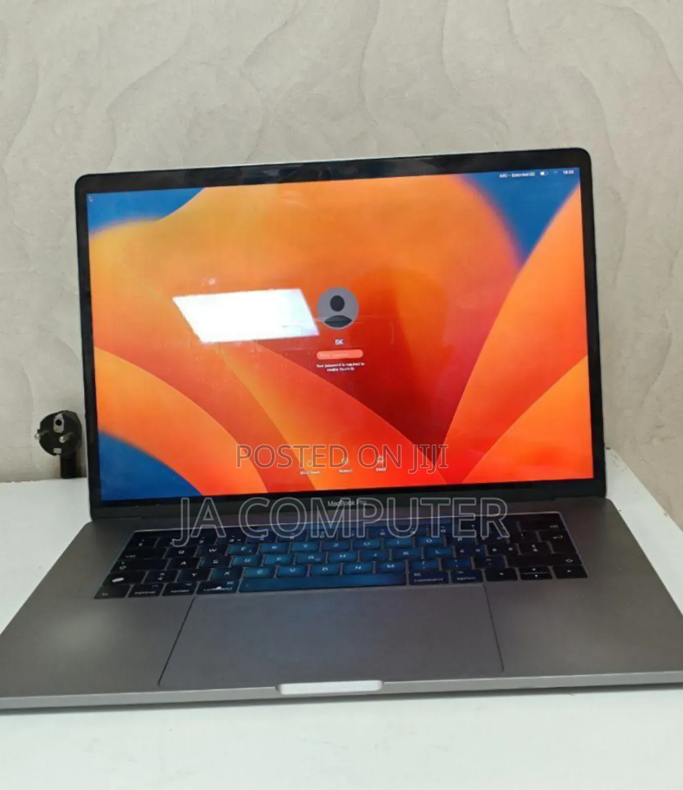 New Laptop Apple MacBook Pro 2017 16GB Intel Core I7 SSD 512GB