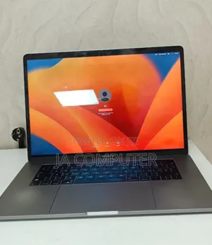 Photo - New Laptop Apple MacBook Pro 2017 16GB Intel Core I7 SSD 512GB