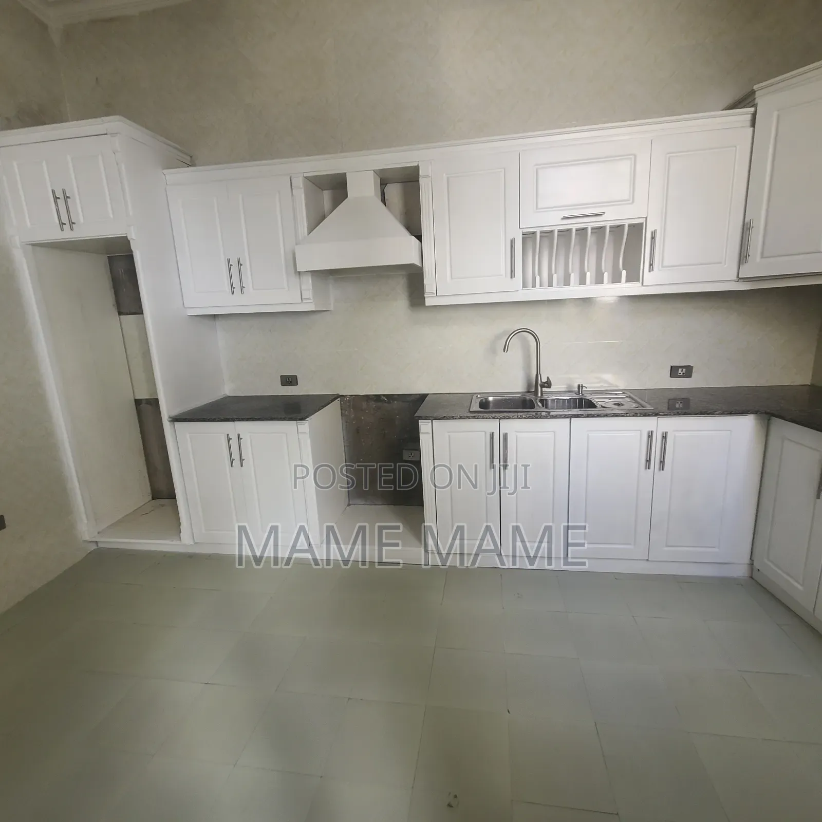 5bdrm Villa in Addis Abeba, Bole for rent