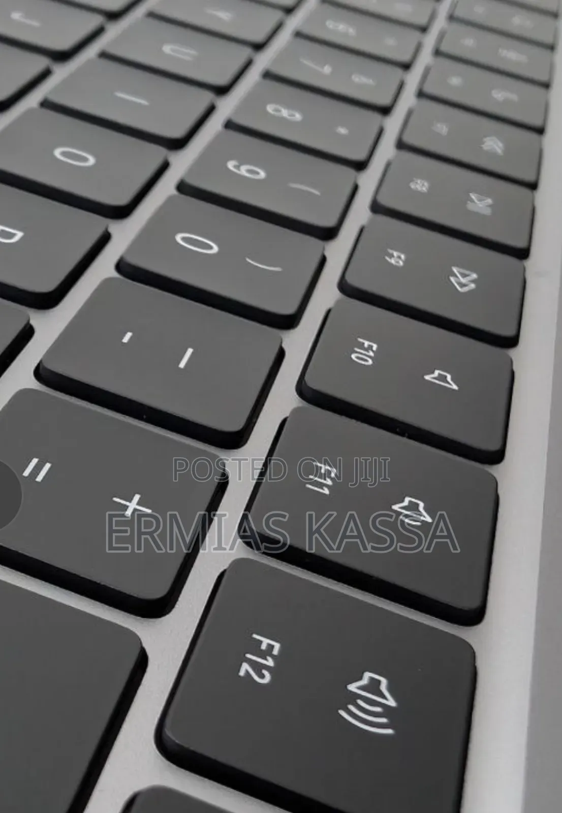 New Laptop Apple MacBook Air 2023 M2 8GB Apple M2 SSD 256GB