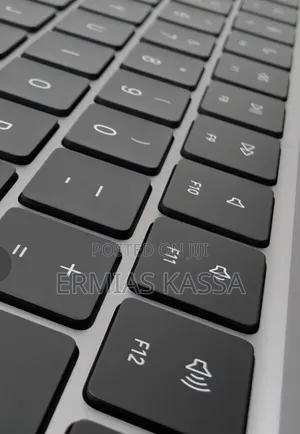 New Laptop Apple MacBook Air 2023 M2 8GB Apple M2 SSD 256GB