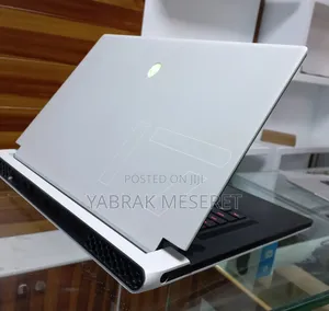 New Laptop Alienware M17x R2 16GB Intel Core I7 SSD 1T