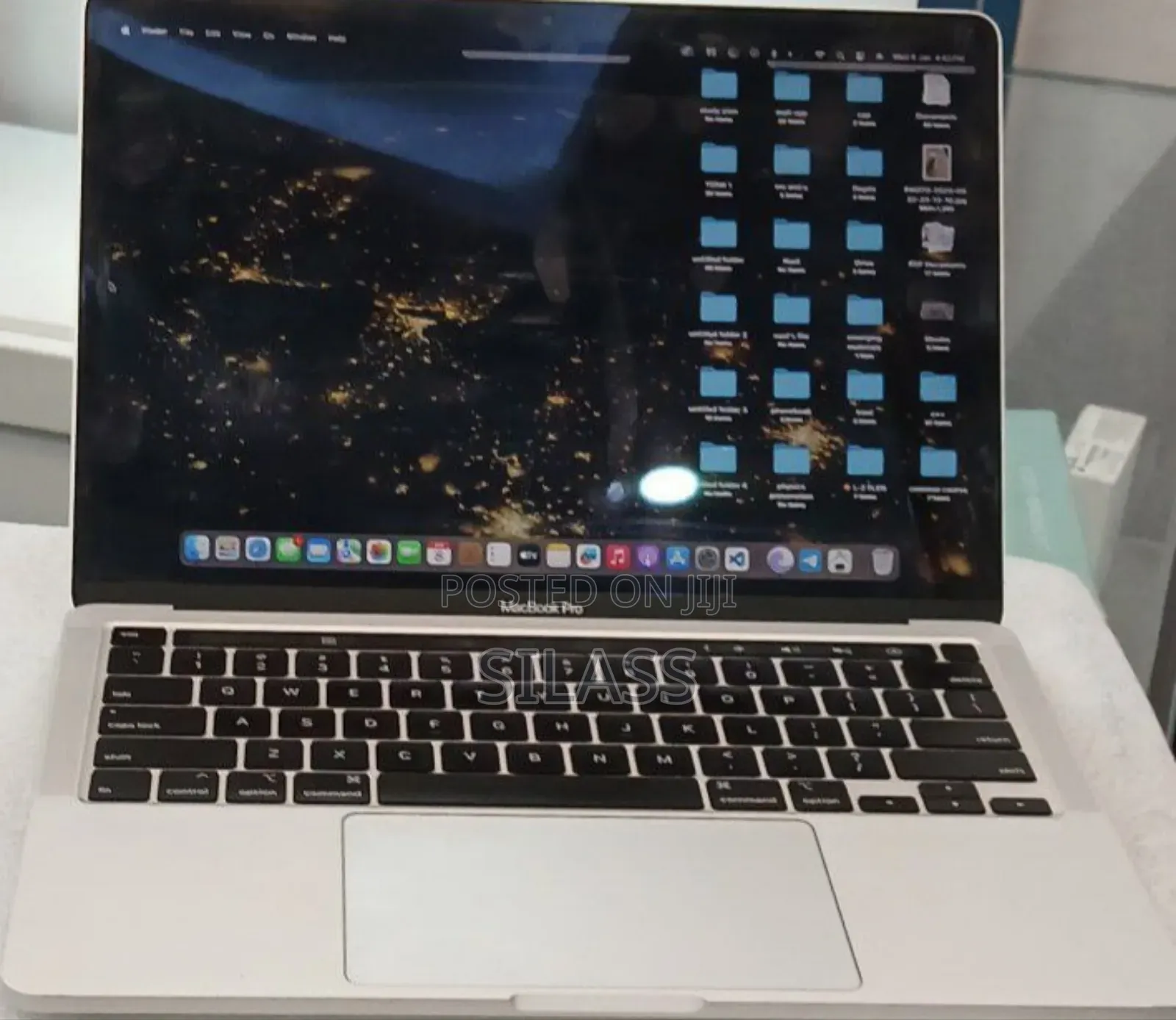 New Laptop Apple MacBook Pro 2020 8GB Intel Core I5 SSD 256GB