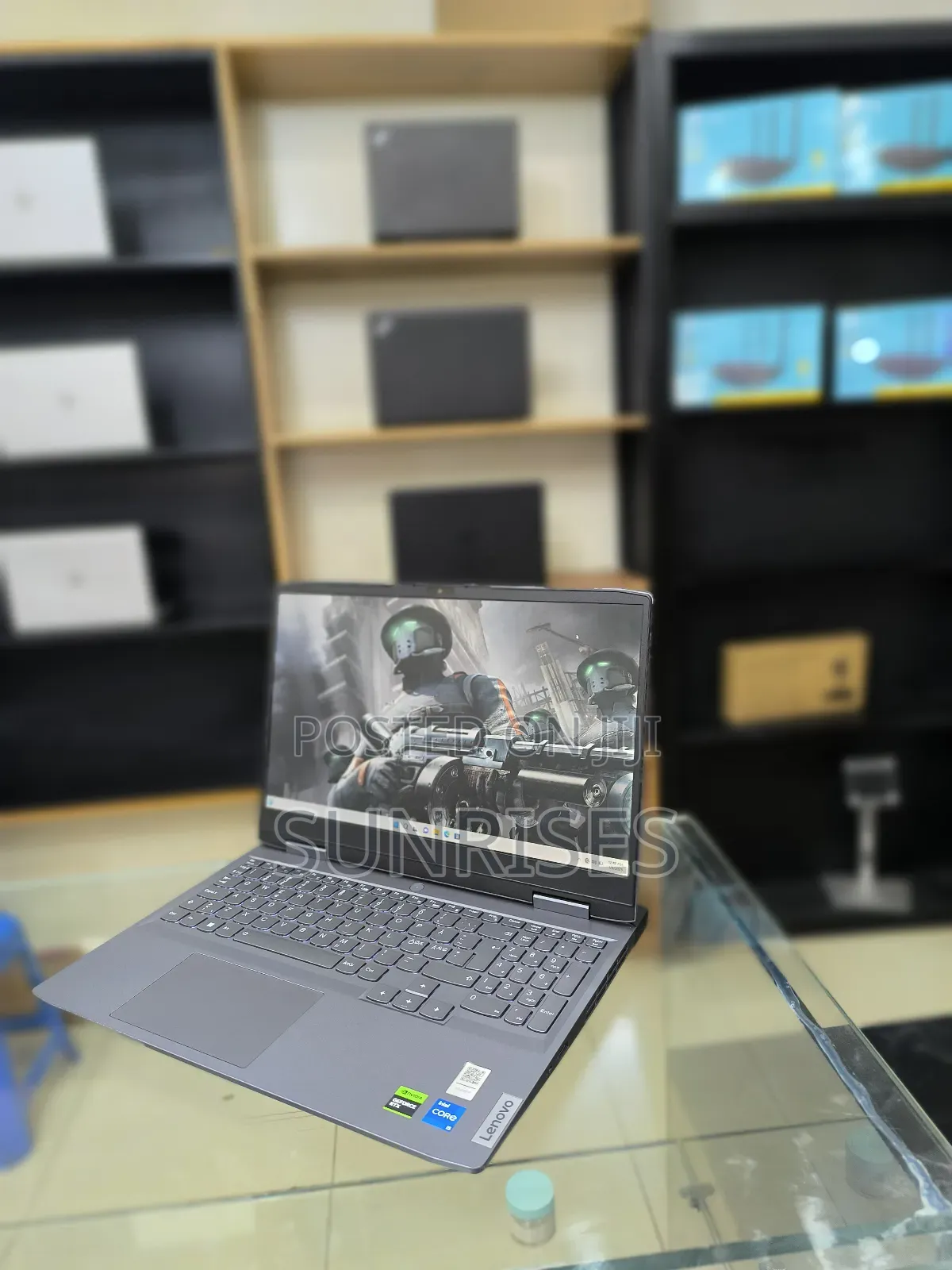 New Laptop Lenovo LOQ 15IRH8 16GB Intel Core I5 SSD 512GB