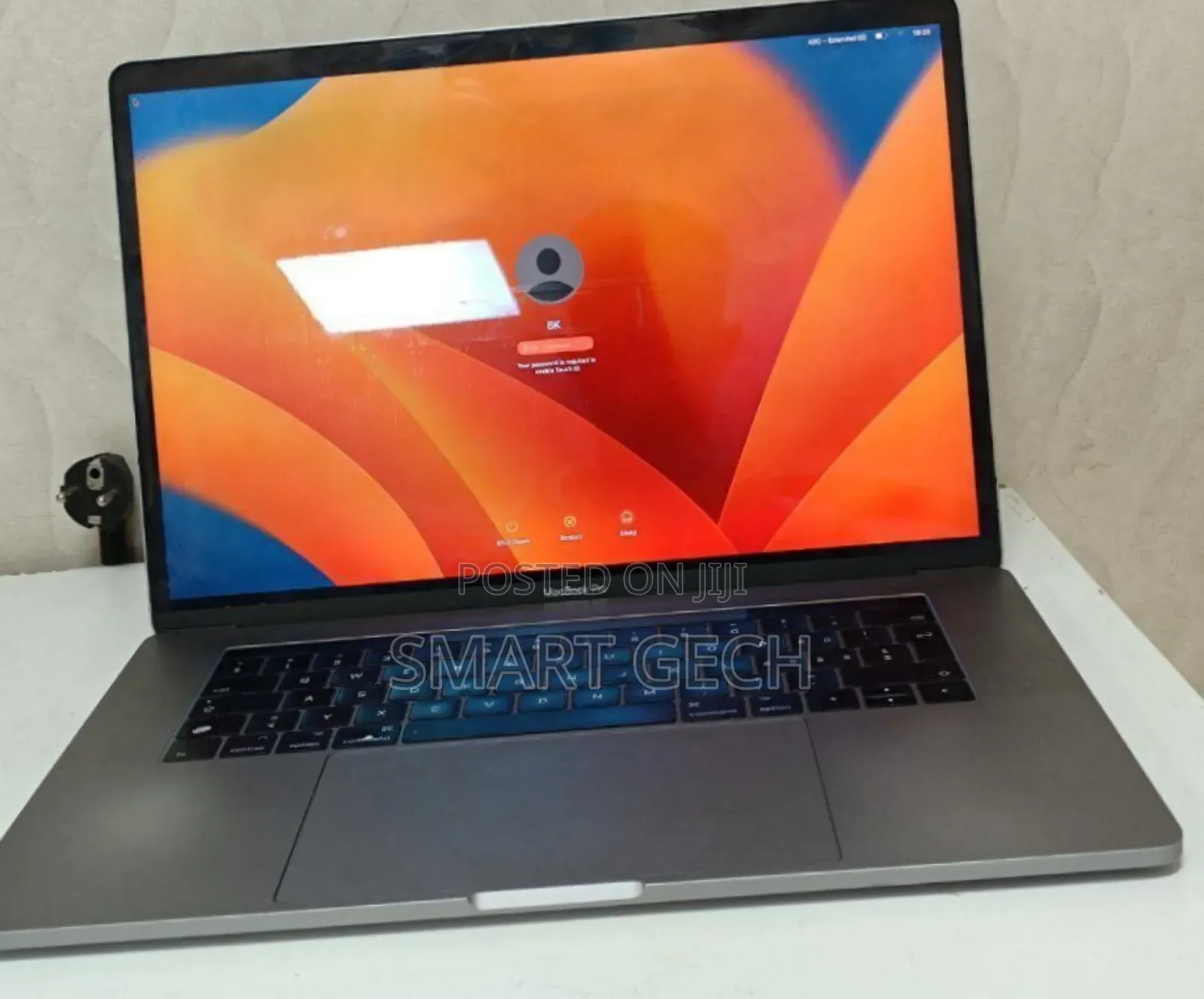 New Laptop Apple MacBook Pro 2017 16GB Intel Core I7 SSD 512GB