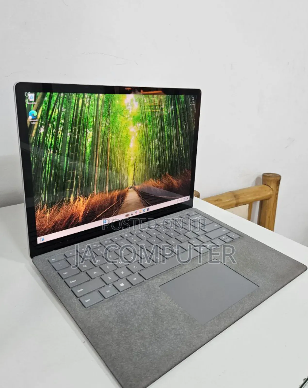 New Laptop Microsoft Surface Laptop 2 8GB Intel Core I5 SSD 256GB