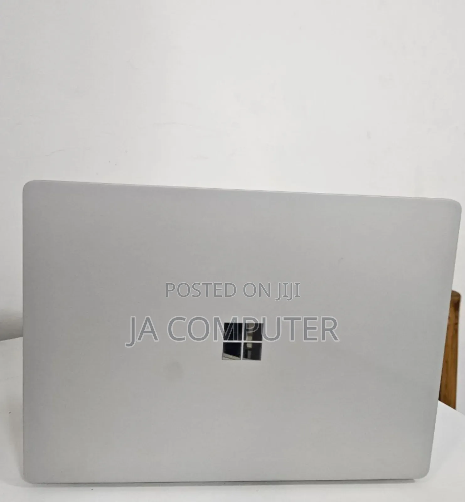 New Laptop Microsoft Surface Laptop 2 8GB Intel Core I5 SSD 256GB