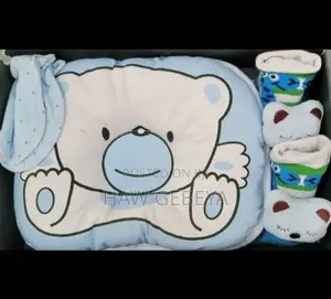 Photo - የአራስ ትራስ ካልሲ ጓንት (3 in 1)