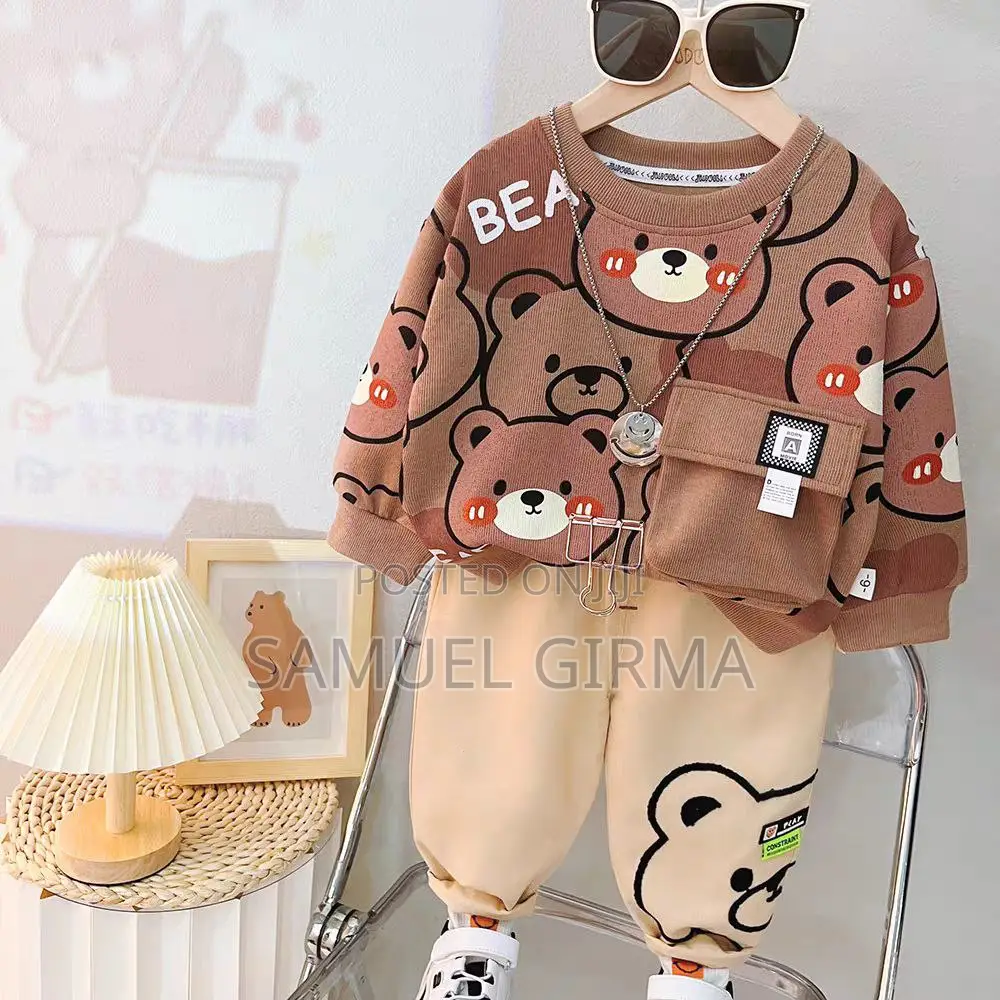 Mk- 0551 Unisex Bear Printed Sweatshirt and Khaki Pant