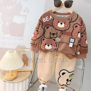 Mk- 0551 Unisex Bear Printed Sweatshirt and Khaki Pant