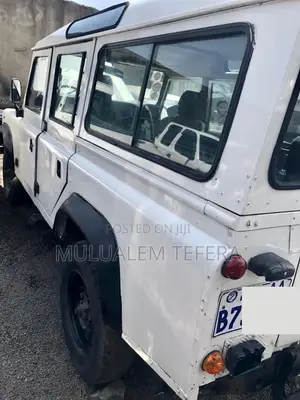 Land Rover Defender 1986 White