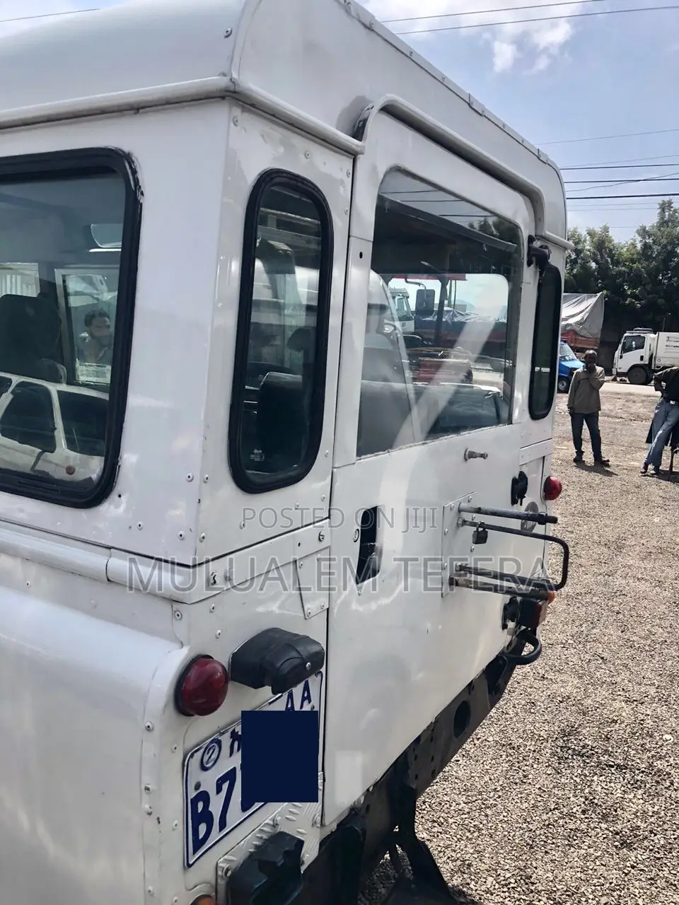 Land Rover Defender 1986 White