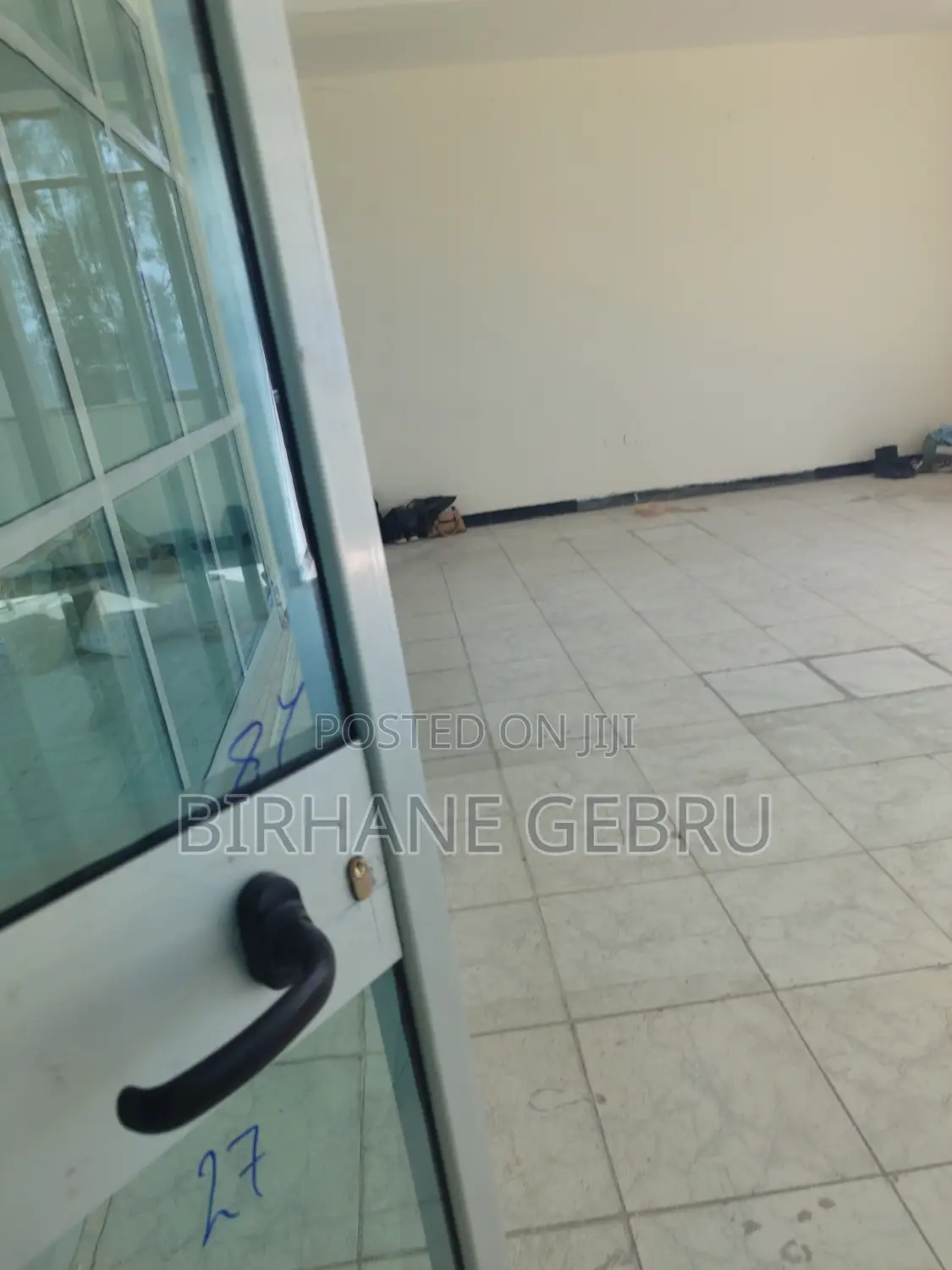 Luxury Apartiment Rent for Office