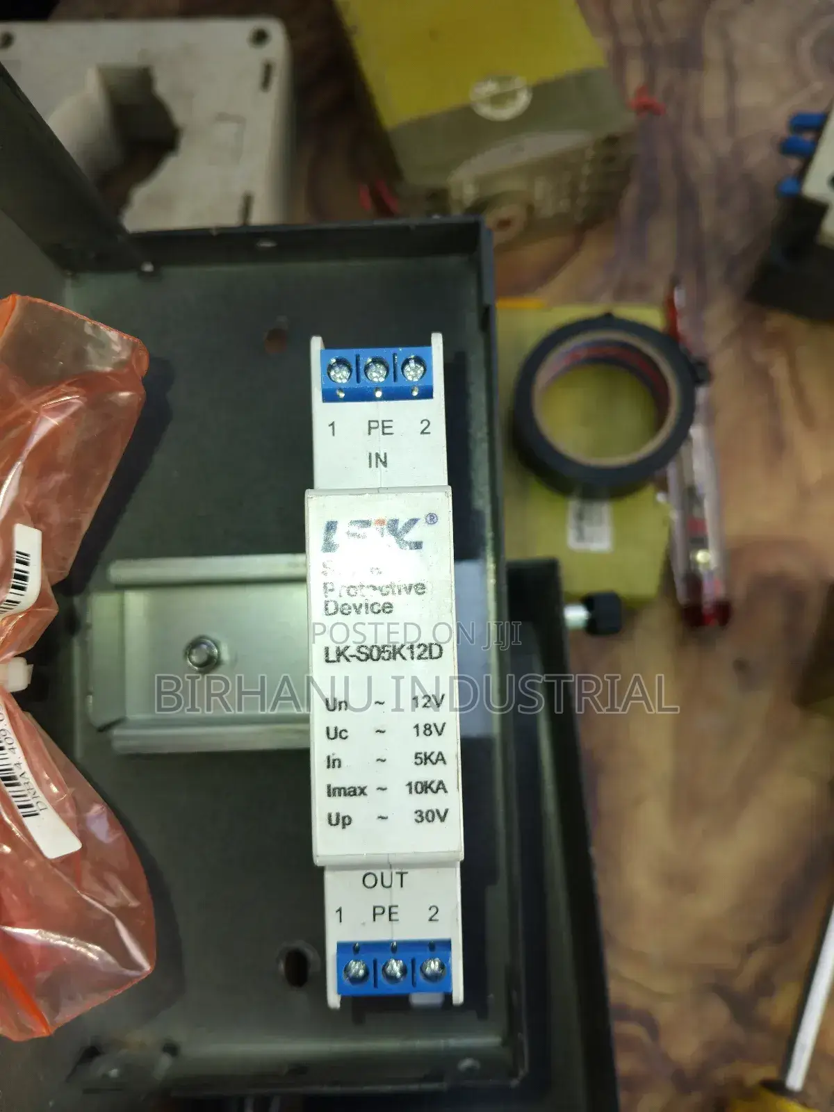 Surge Protection Arrester With Rail and Box.