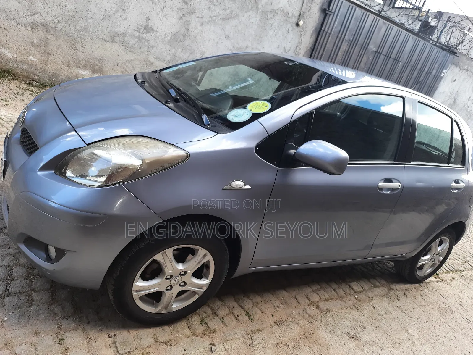 Toyota Yaris 2010 Blue