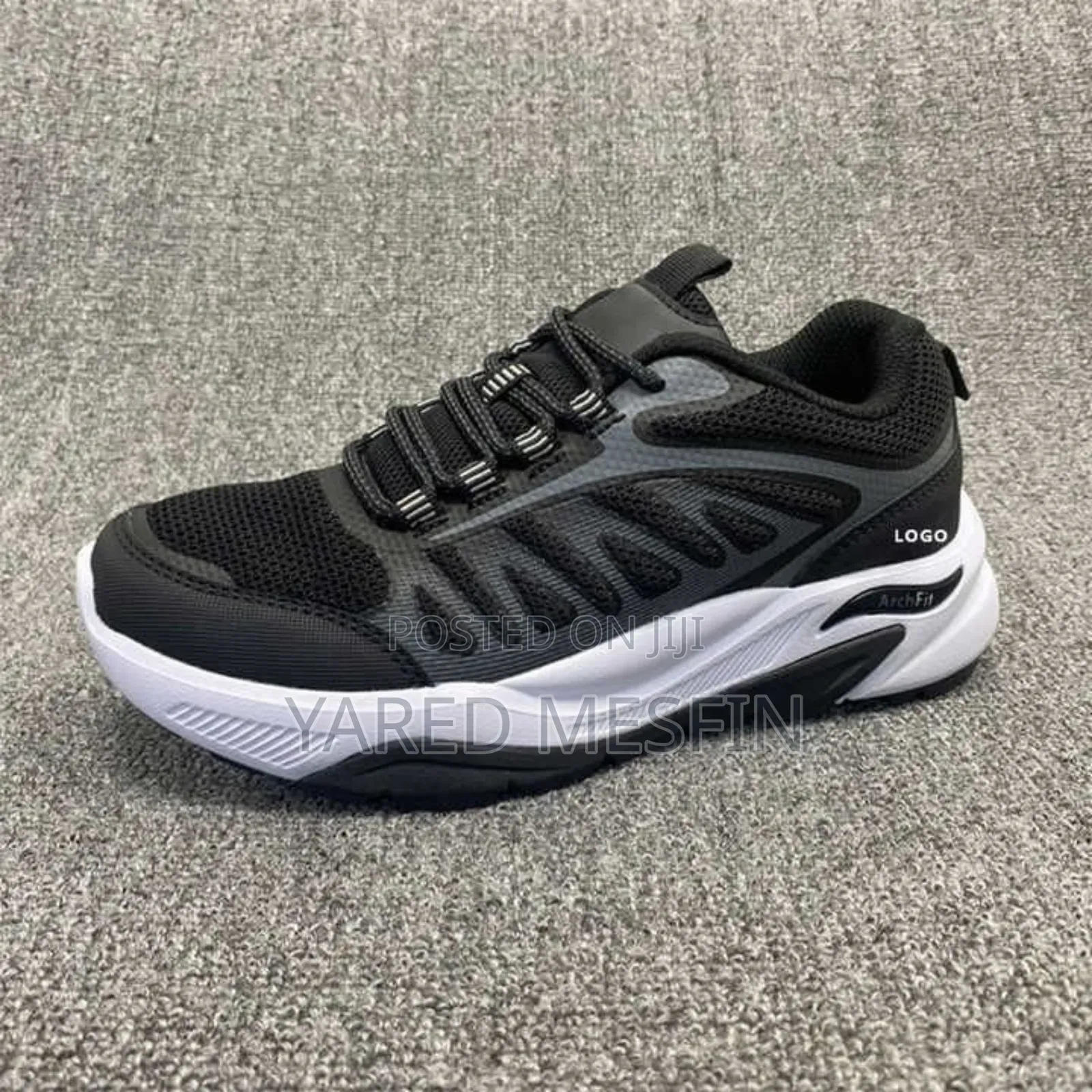 Sketchers " Arch - Fit "