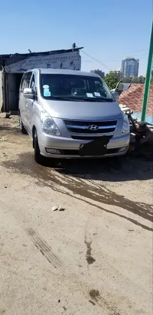 Hyundai Starex 2015 Silver