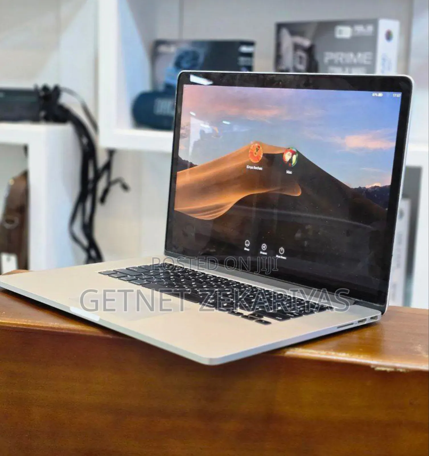 New Laptop Apple MacBook Pro 2015 16GB Intel Core I7 SSD 256GB