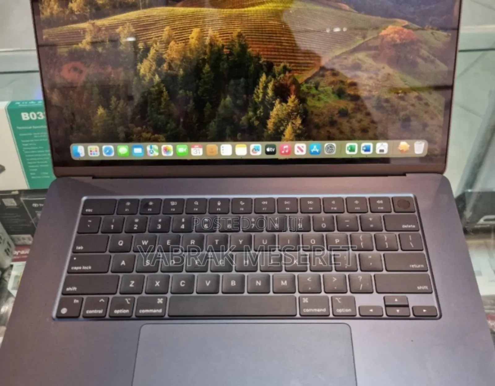 New Laptop Apple MacBook Air 2024 M3 15-Inch 8GB Apple M3 SSD 256GB