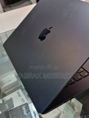 New Laptop Apple MacBook Air 2024 M3 15-Inch 8GB Apple M3 SSD 256GB