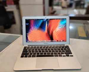 New Laptop Apple MacBook Air 4GB Intel Core I5 SSD 128GB
