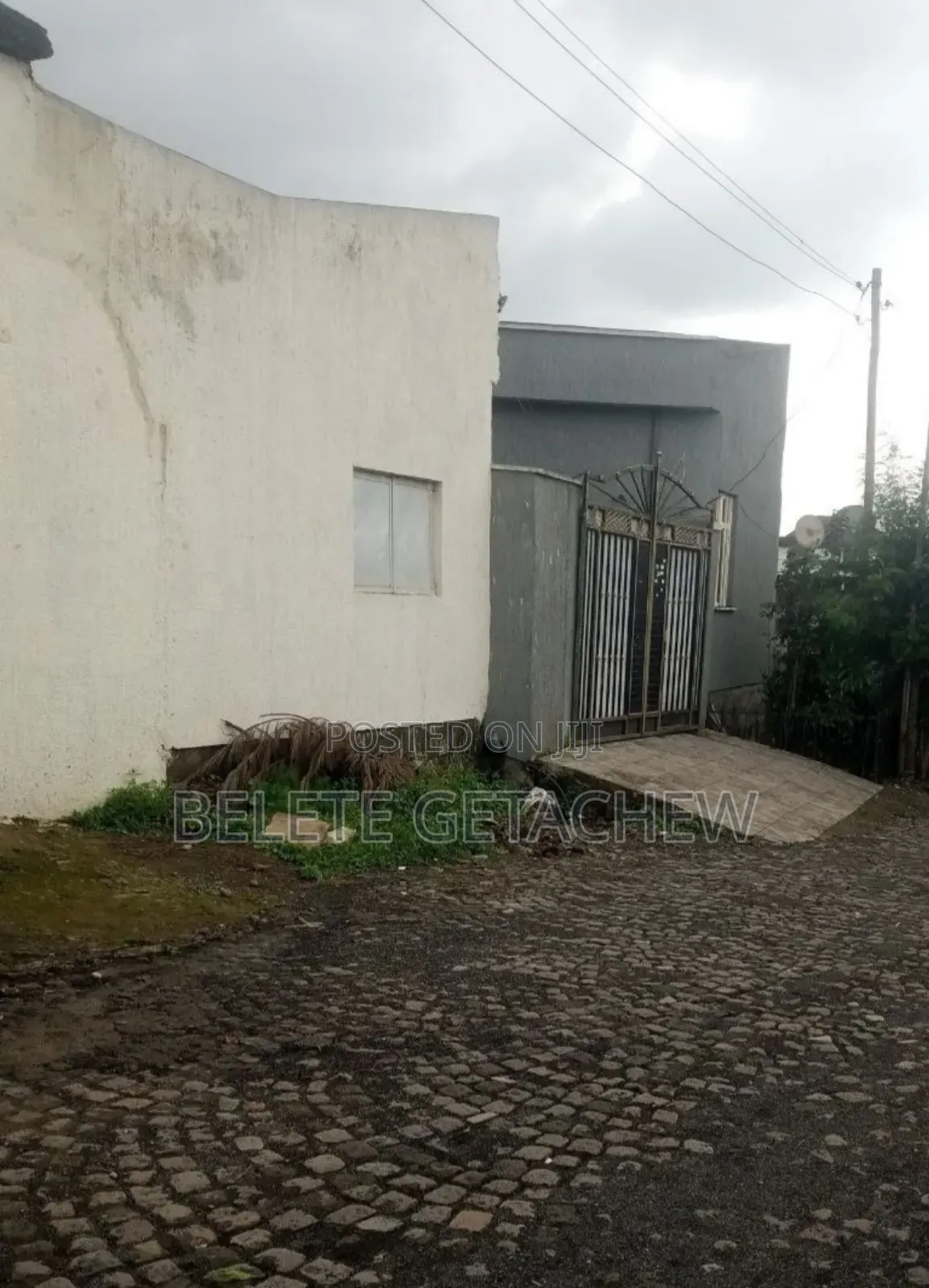 3bdrm Villa in Yerer Urael, L-Shape, Bole for sale