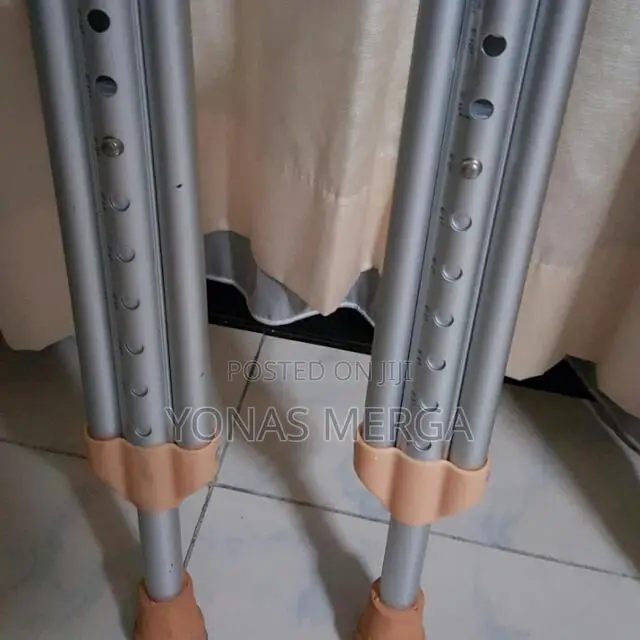Bariatric Crutches 蕼了A Pair of Arm Crutches瓷crutches**Kranch