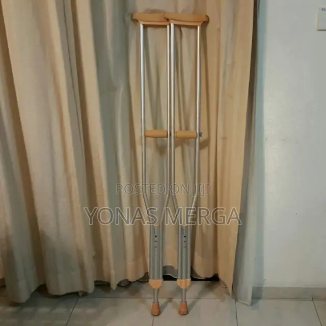 Bariatric Crutches 蕼了A Pair of Arm Crutches瓷crutches**Kranch