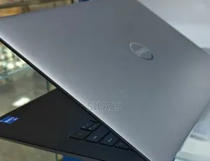 New Laptop Dell Precision 5570 16GB Intel Core I7 SSD 512GB