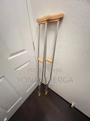Photo - Adults Aluminium Iron Walking Crutches襫መሬት ቆንጥጦ የሚዝ凹kranch