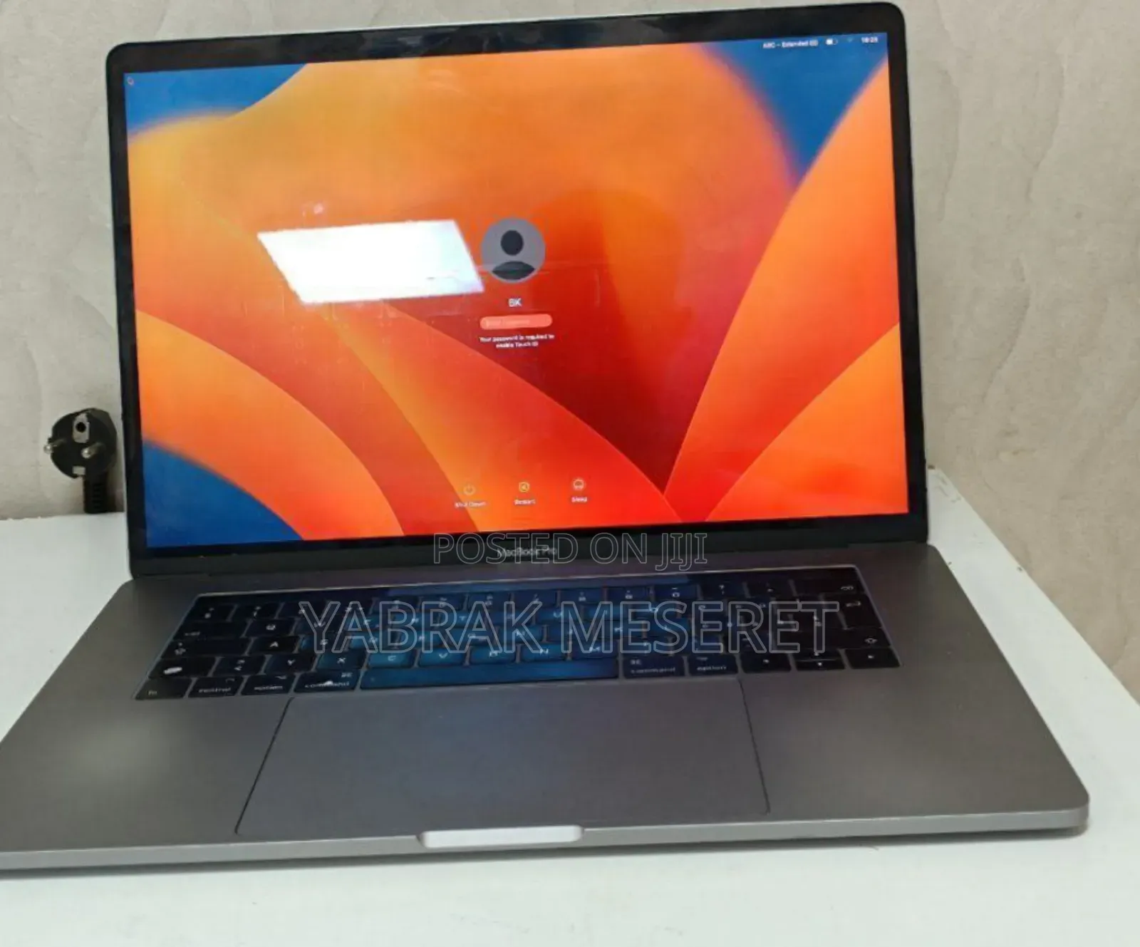 New Laptop Apple MacBook Pro 2017 16GB Intel Core I7 SSD 512GB