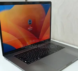 New Laptop Apple MacBook Pro 2017 16GB Intel Core I7 SSD 512GB