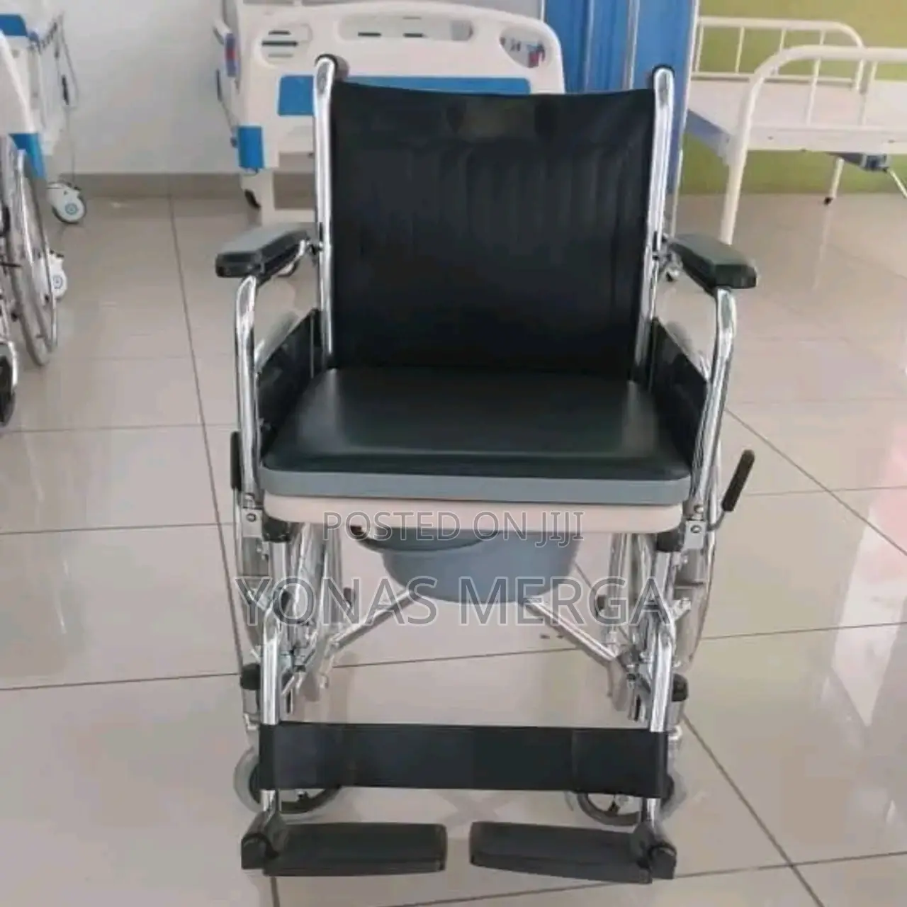 Toilet Wheelchair尋detachable Foldable Arm Rest Foot Rest