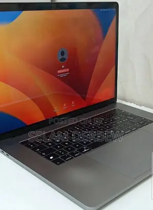 Photo - New Laptop Apple MacBook Pro 2017 16GB Intel Core I7 SSD 512GB