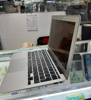 New Laptop Apple MacBook Air 2017 8GB Intel Core I7 SSD 512GB