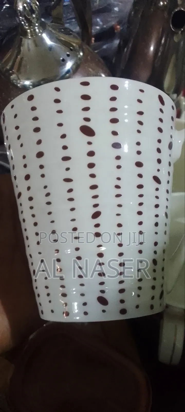 እሚያማምሩ ሸክላ ማጎችን በተለያየ ከለር