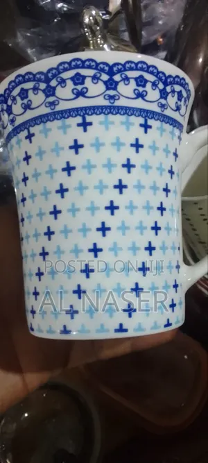 እሚያማምሩ ሸክላ ማጎችን በተለያየ ከለር