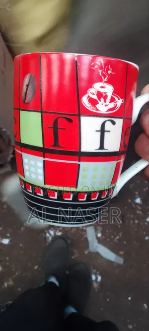 እሚያማምሩ ሸክላ ማጎችን በተለያየ ከለር