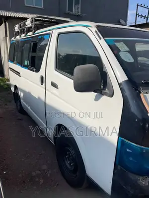 Toyota HiAce 2007 White