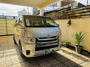 Photo - Toyota HiAce 2007 Silver