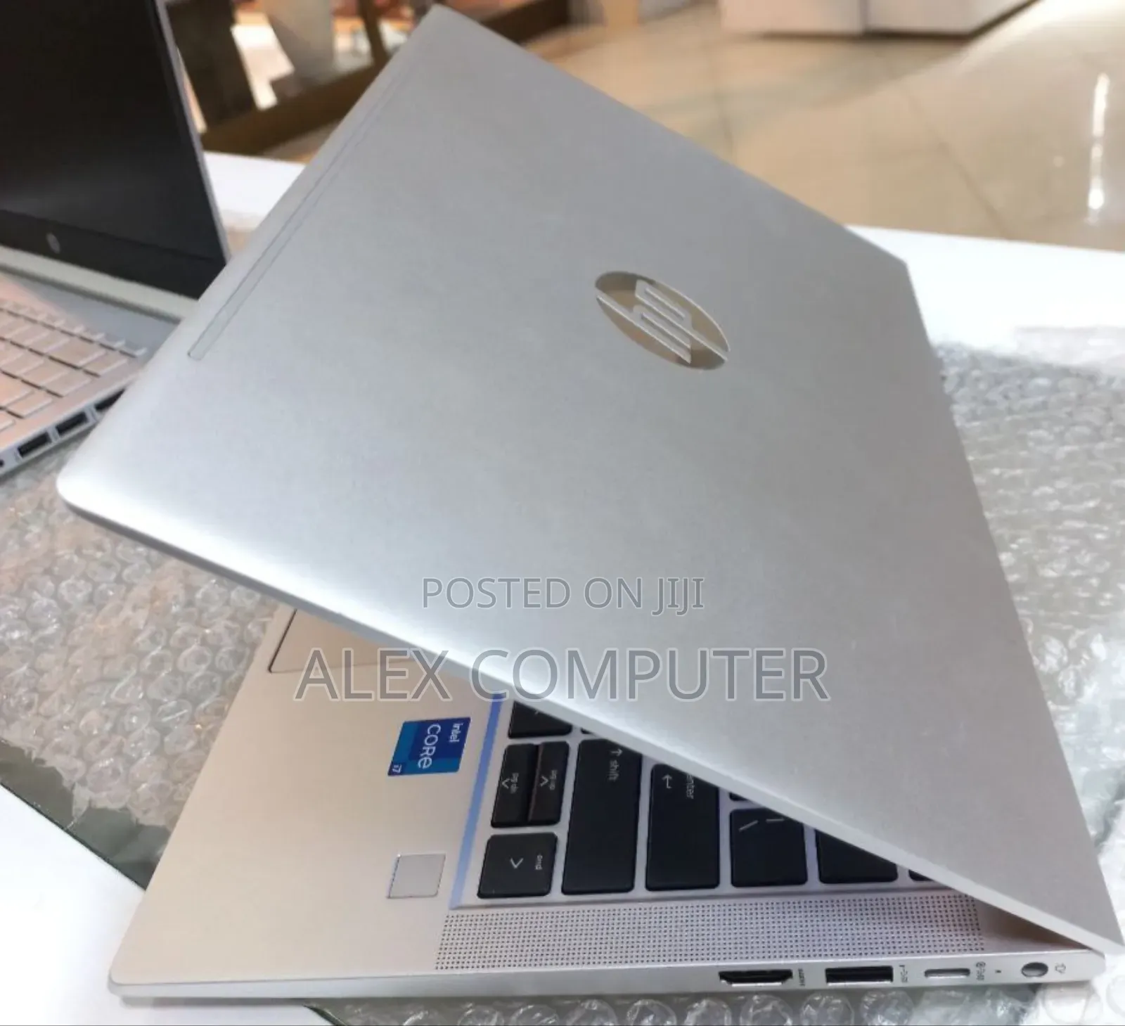 New Laptop HP EliteBook 830 G8 8GB Intel Core I7 SSD 512GB