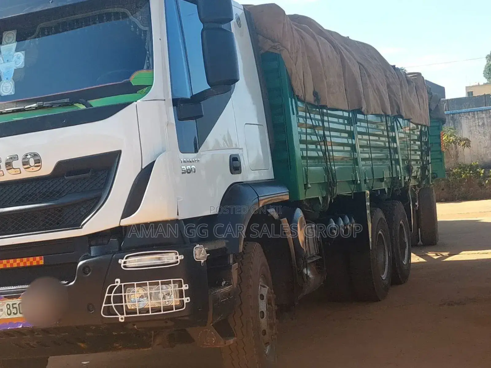 Trucker Balatoli Tesabi