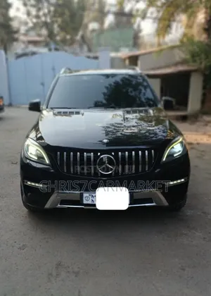 Photo - Mercedes-Benz M Class 2015 Black
