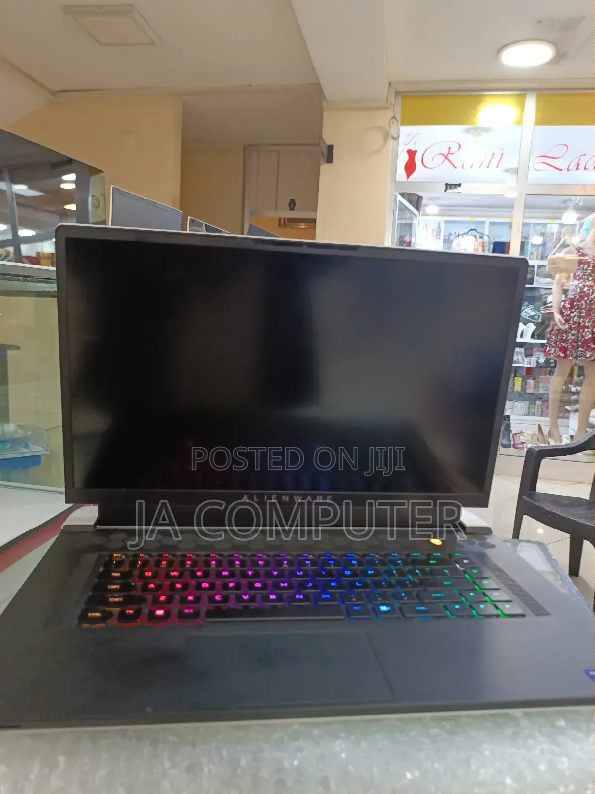 New Laptop Alienware M17x R2 16GB Intel Core I7 SSD 1T