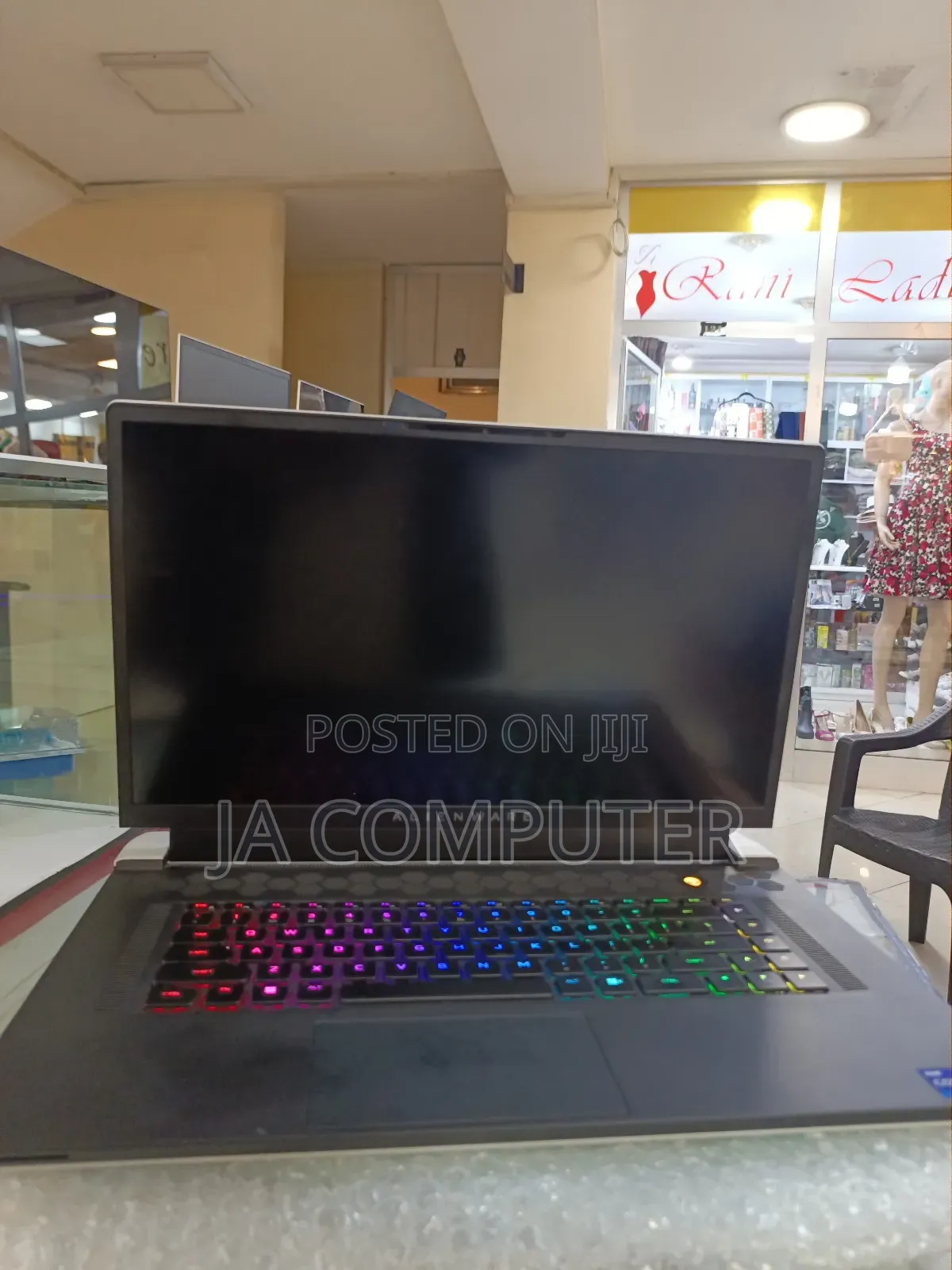 New Laptop Alienware M17x R2 16GB Intel Core I7 SSD 1T