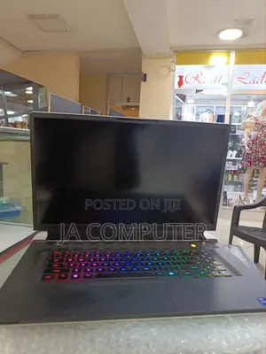 New Laptop Alienware M17x R2 16GB Intel Core I7 SSD 1T