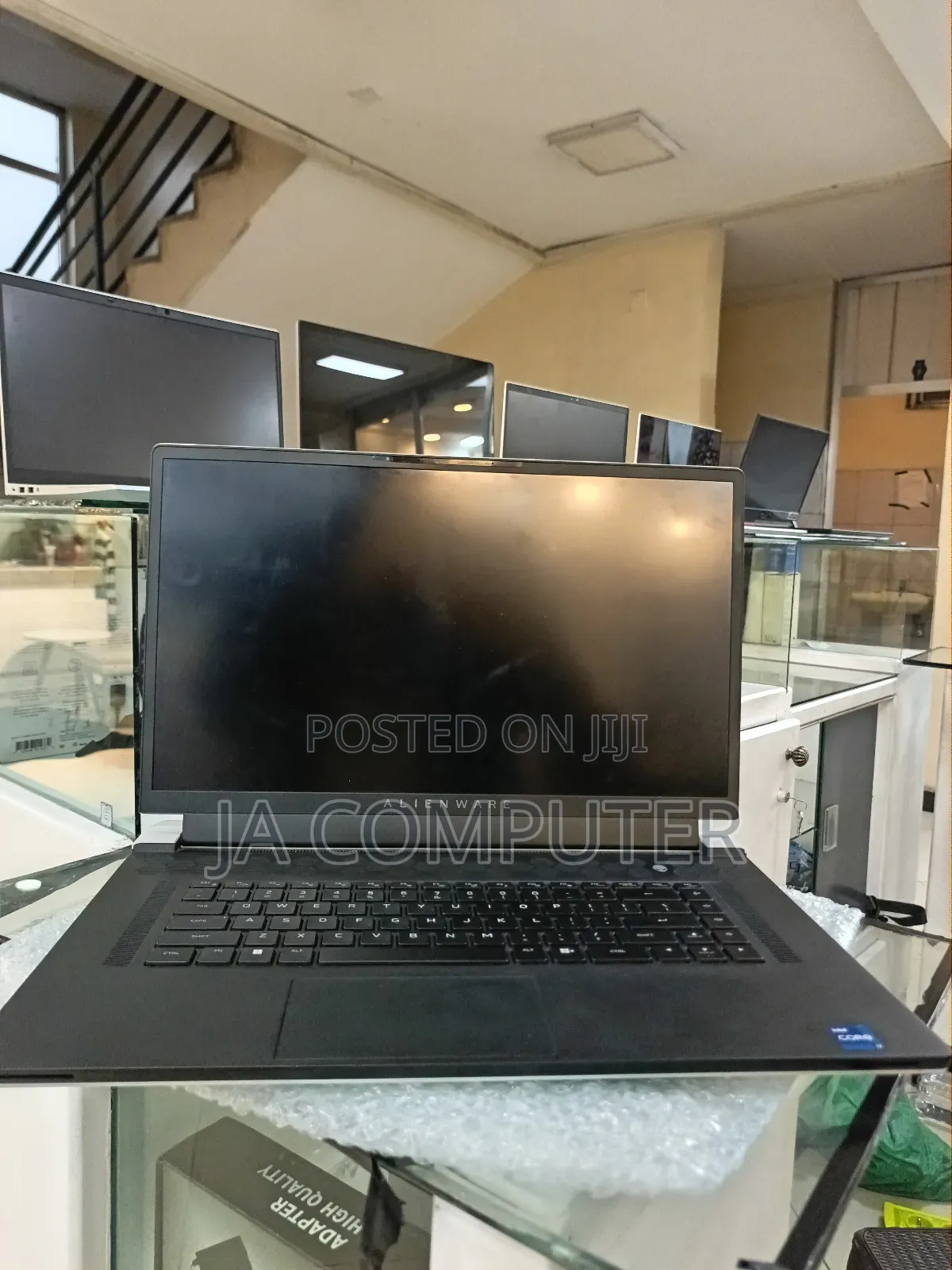 New Laptop Alienware M17x R2 16GB Intel Core I7 SSD 1T